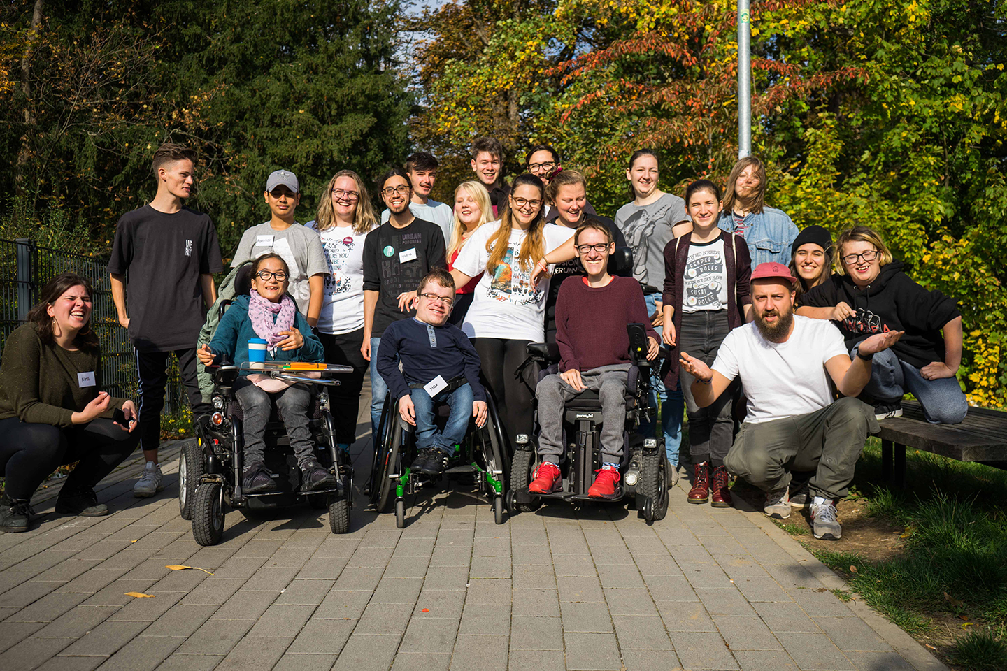 Das Bild zeigt das Gruppenfoto der Projektmacher*innen von Dein Ding. © Servicestelle Jugendbeteiligung e. V., 2019